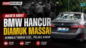 Mobil BMW Hancur Diamuk Massa Setelah Tabrak Ojol di Jakbar